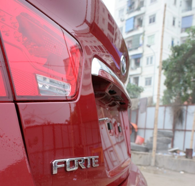 Đèn hậu miếng trong Kia Forte